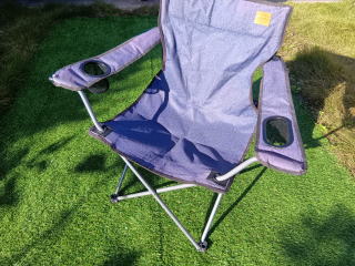 �܂肽���݃`�F�A